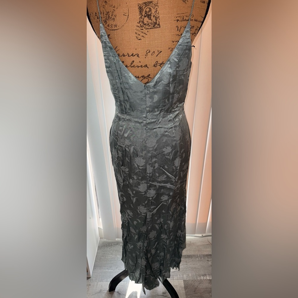 Chic Sage Green Midi Dress - Picture 4 of 7